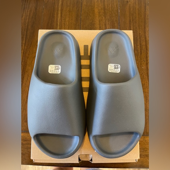 Yeezy Other - Yeezy Slides - Slate - Size 7 -Brand New